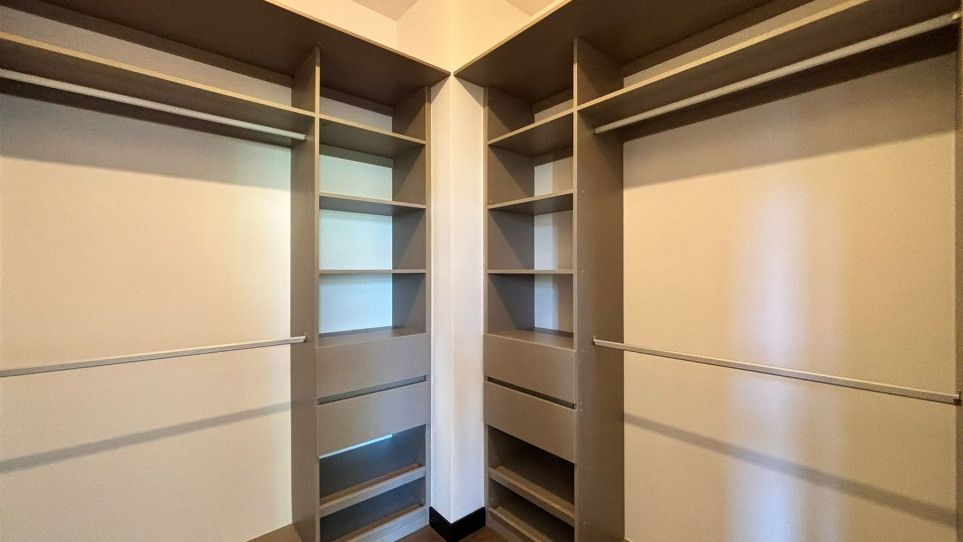RENTA Apartamento Olmos de Cayala dentro de reserva Cayala  - Miniatura 10