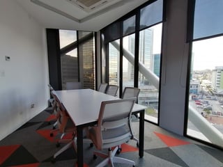 Oficina equipada en renta en zona 4 Guatemala - Image 15