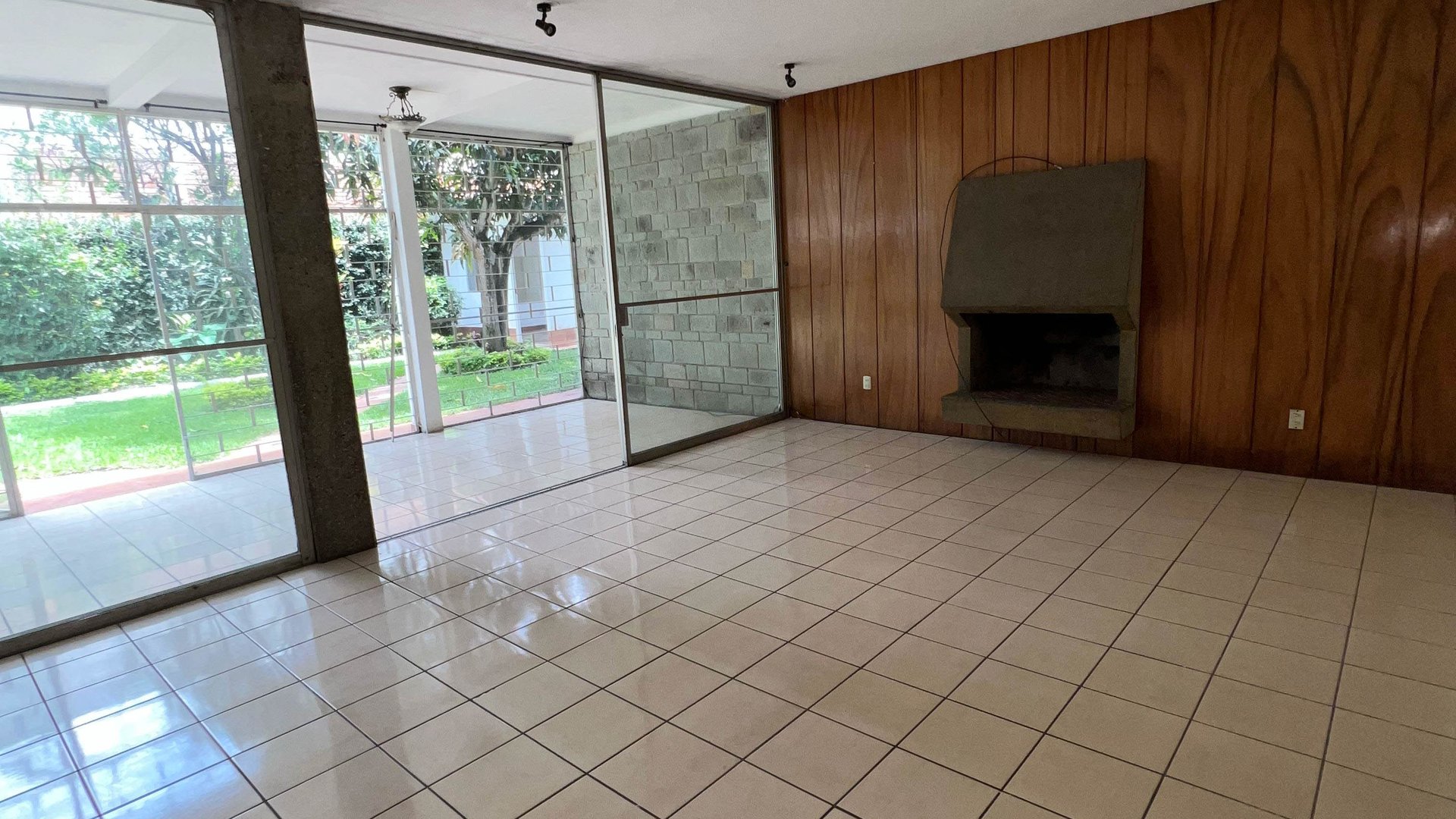 CASA IDEAL PARA OFICINAS EN RENTA ZONA 10 - Miniatura 5