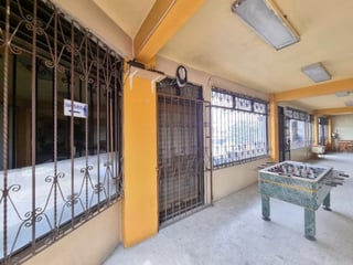 Local en Renta Calzada San Juan, en segundo nivel - 2