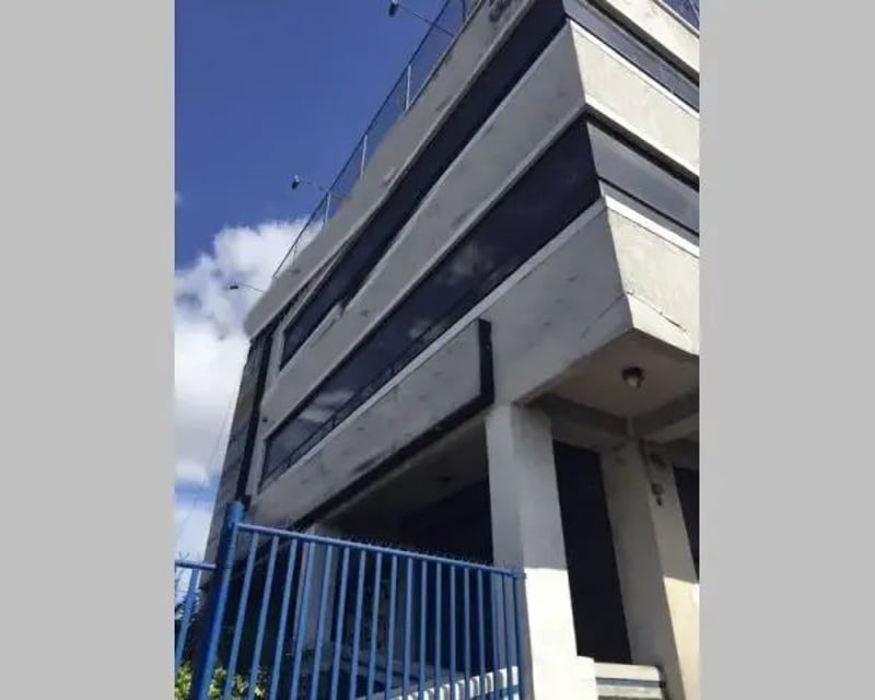 EDIFICIO EN VENTA – CALZADA SAN JUAN, ZONA 7