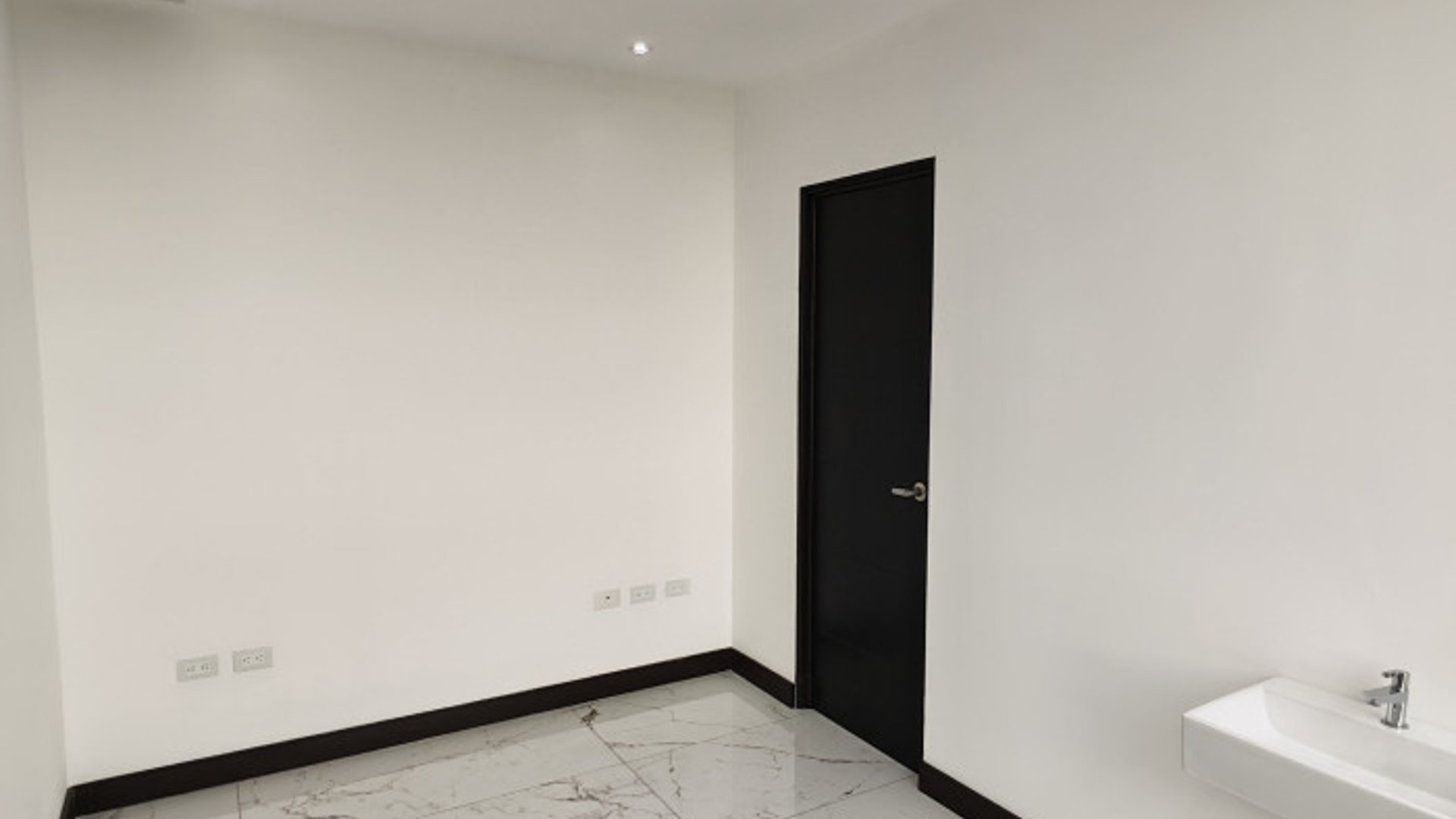 Clinica en renta en Renovati zona 10 - Miniatura 5