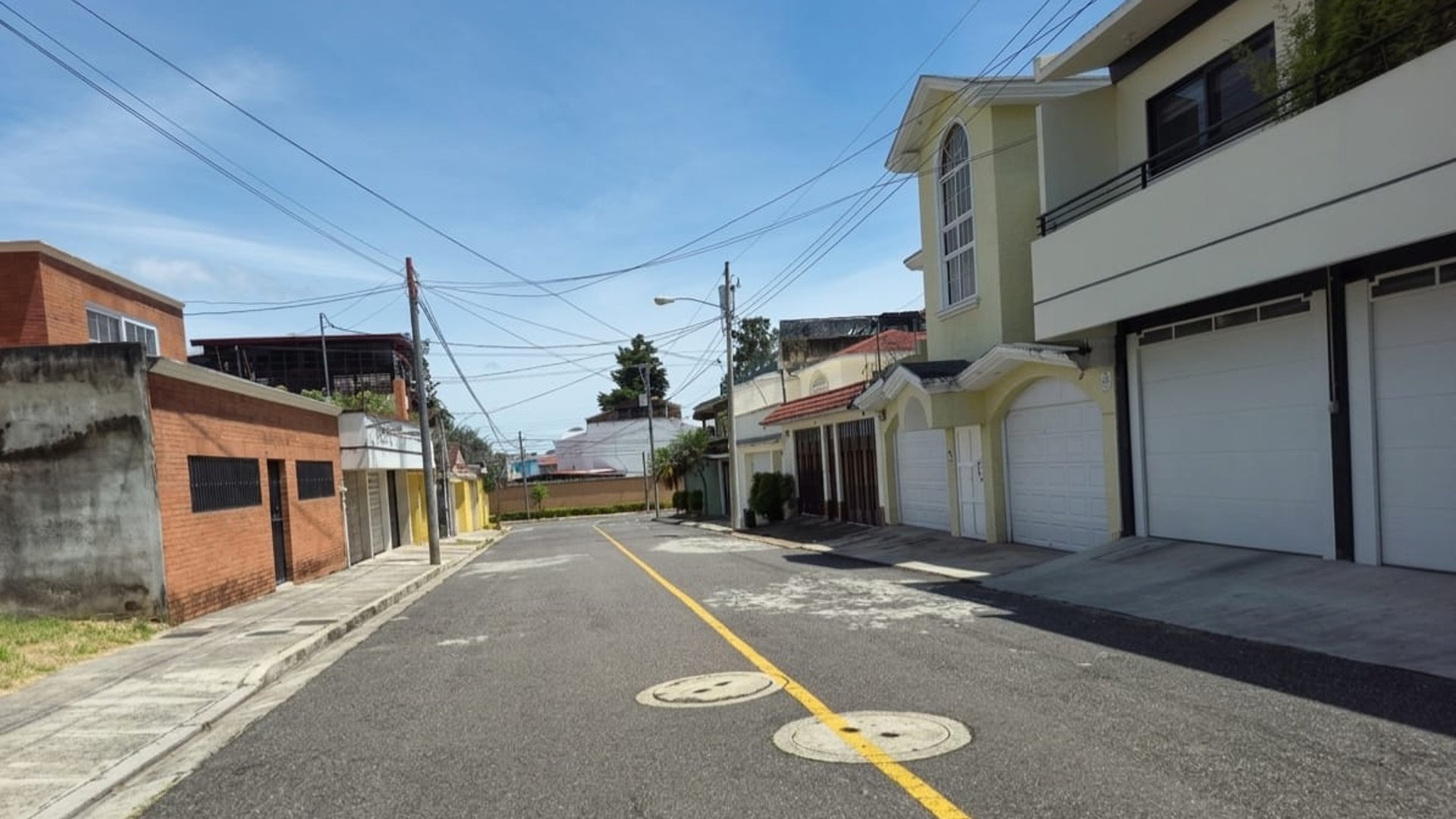 Terreno de 207 m² en Venta, Zona 16 - C.C. Santa Amelia - Miniatura 5