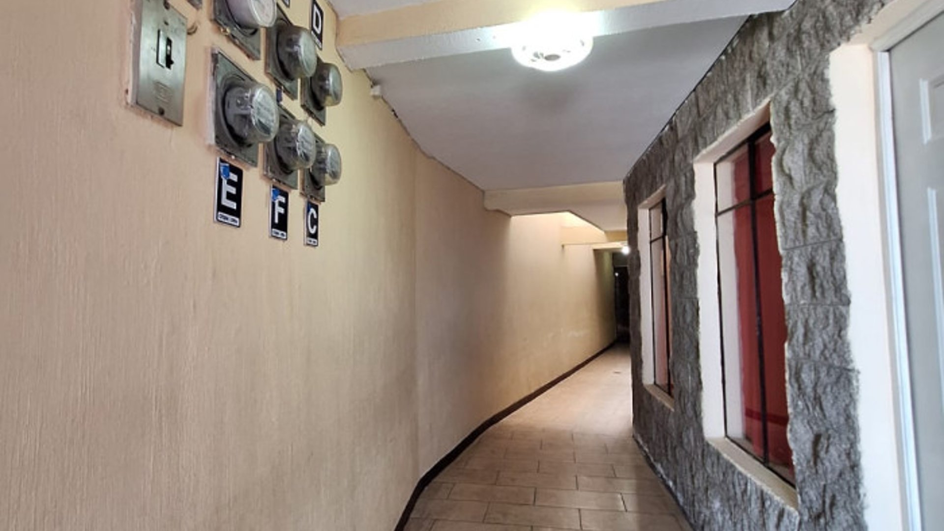 En Renta Local edificio comercial Quetzaltenango Zona 1 - Miniatura 8