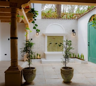 En venta Casa de diseño en Antigua Gardens, Alotenango