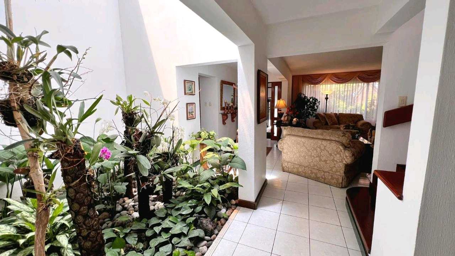 CASA EN VENTA ???? Área residencial, Zona 15 por San Lázaro - Miniatura 7