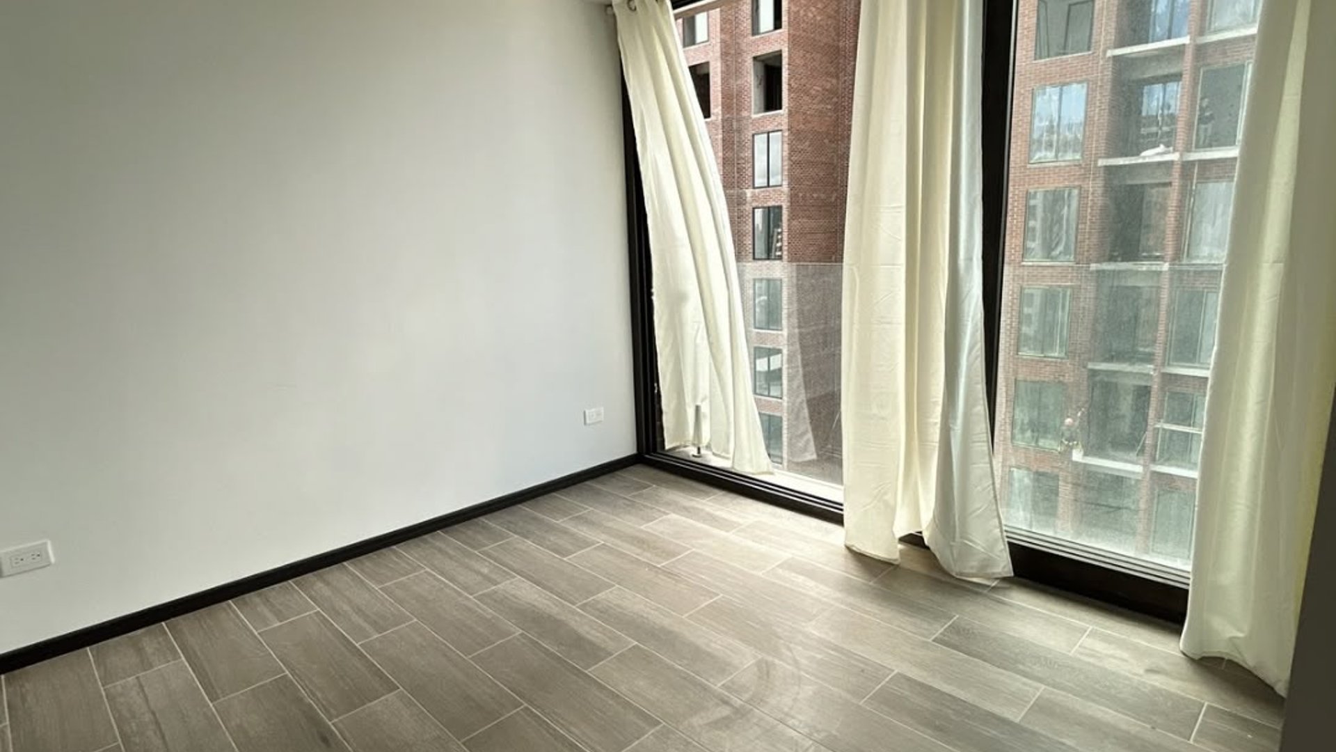 Apartamento de 1 dormitorio para estrenar en zona 10 - Miniatura 3