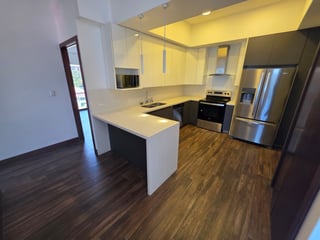 Apartamento en venta con habitacion de servicio en zona 14 Ref-5765 - 2