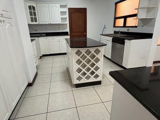 Apartamento en Renta y Venta – Edificio Castelar, Zona 10 - 4