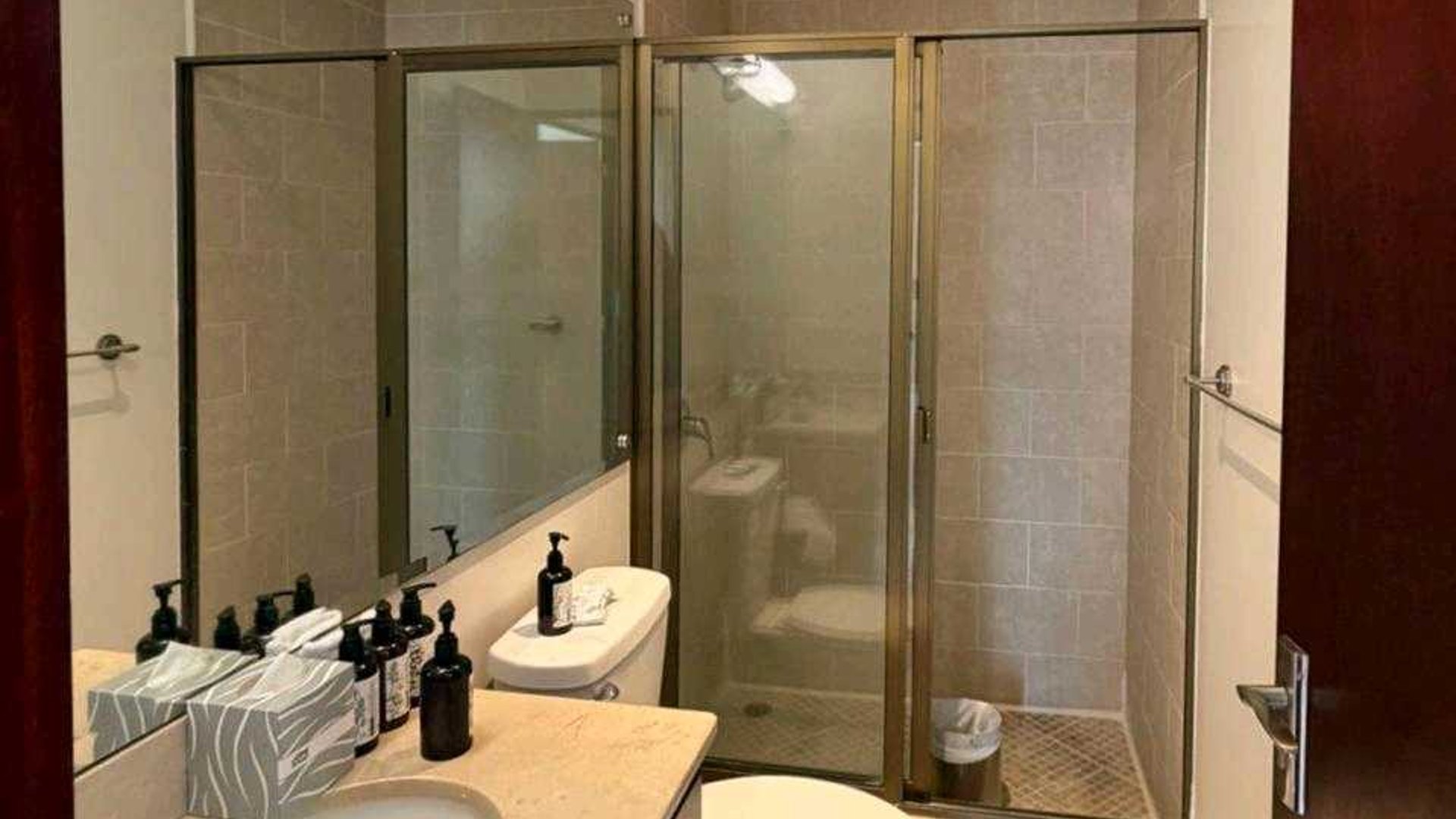 APARTAMENTO EN ALQUILER ???? Edificio Adriatika, Zona 14 - Miniatura 10