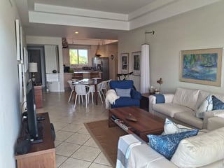 Apartamento en venta remodelado en Juan Gaviota, Marina del Sur - Image 4