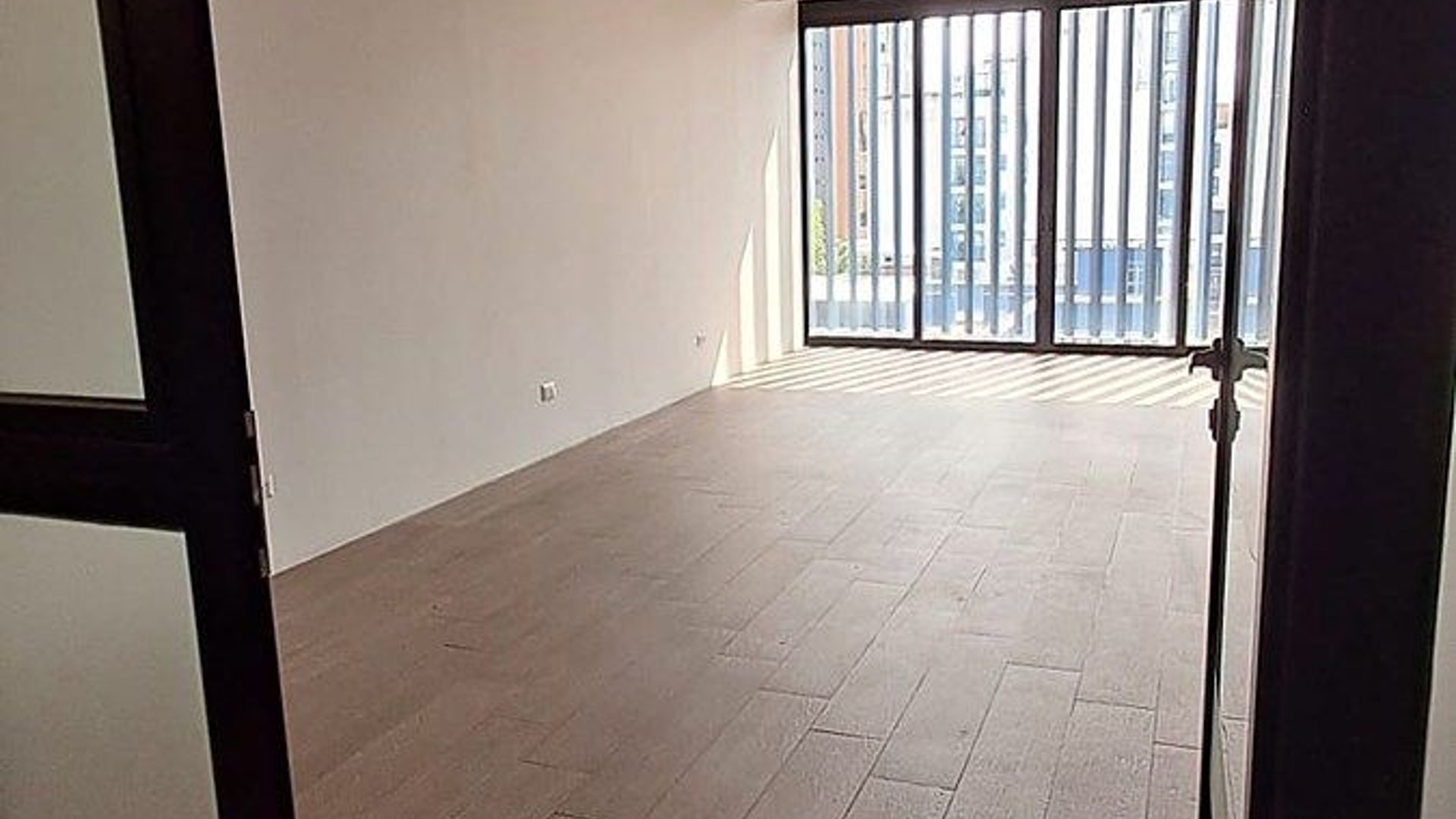 OFICINA EN VENTA O RENTA – EDIFICIO GRANAT, ZONA 4 - Miniatura 13