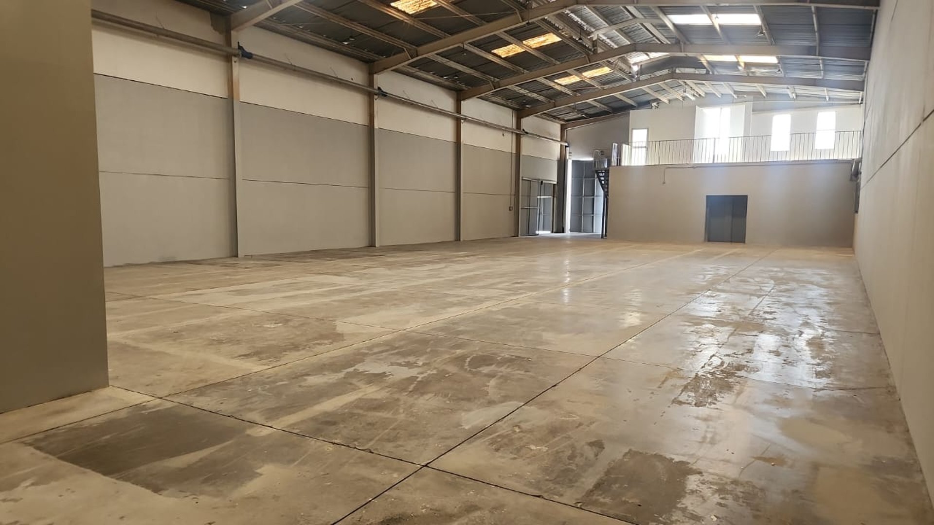 OFIBODEGA EN COMPLEJO ZONA 6 DE VILLA NUEVA - Miniatura 15