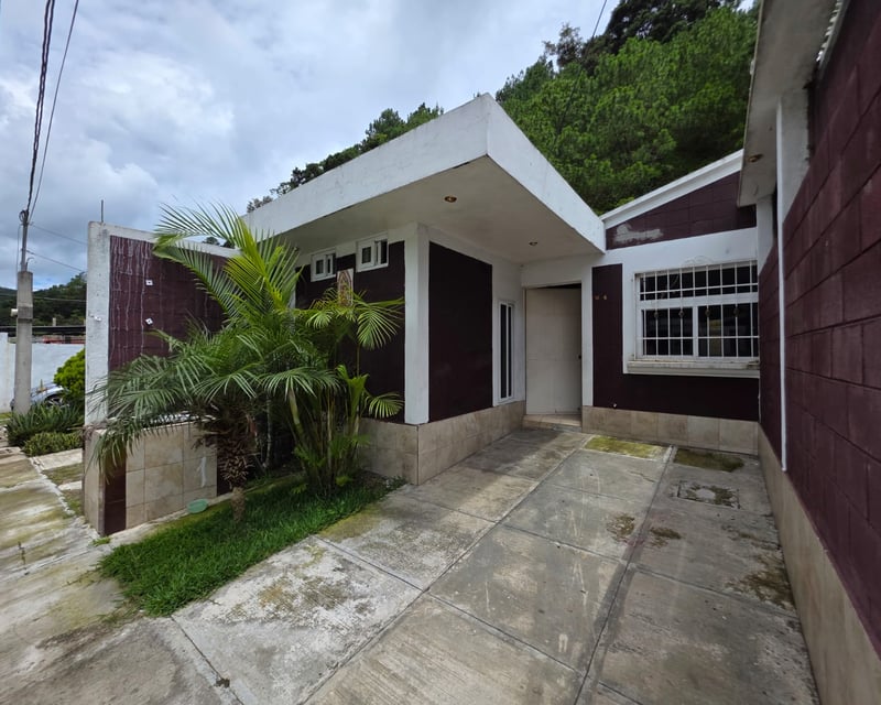 Casa en venta en Residenciales Azahares San José Pinula  Ref-9015