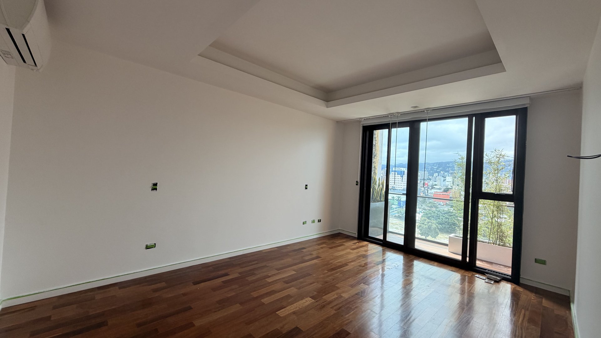 Apartamento en Alquiler Edificio Lucca, zona 10 - Miniatura 5