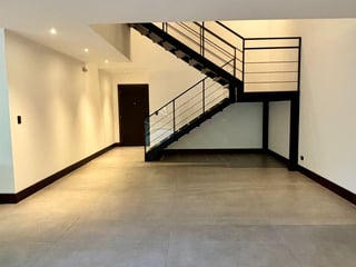 Apartamento con jardin y linea blanca en renta en zona 16 Ref-5371 - 5