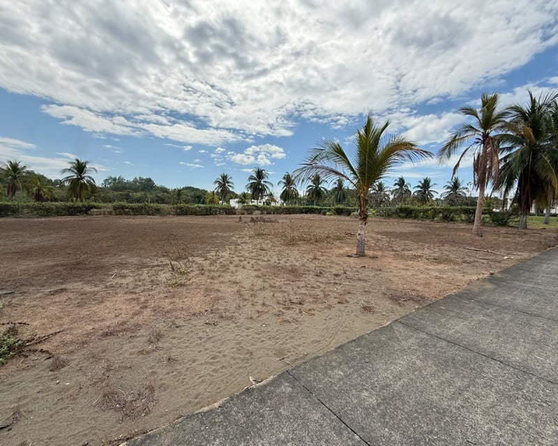 TERRENOS EN VENTA EN CONDOMINIO PALMERAS DE MONTERRICO KM. 13.5