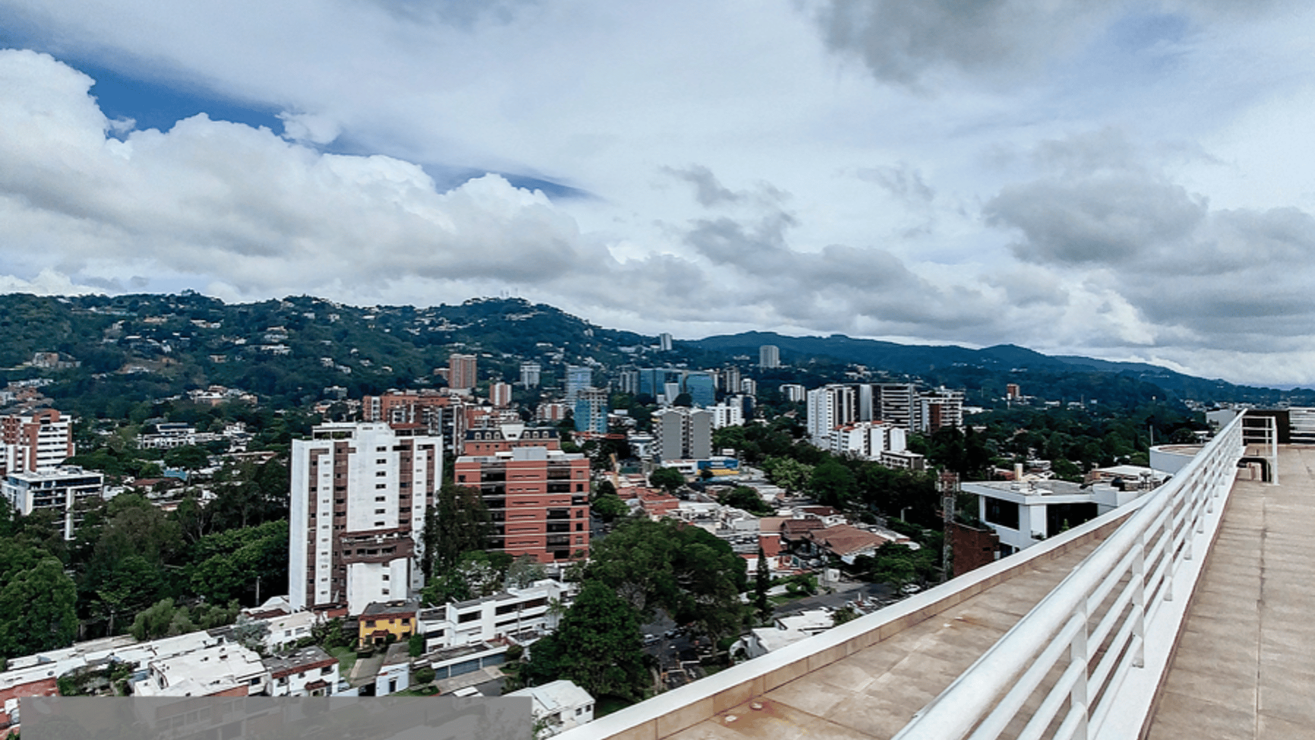 Apartamento en Renta – Edificio Meridian, Zona 15 - Miniatura 12