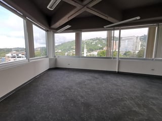 LUJOSA OFICINA EN RENTA EN ZONA 15 CIUDAD GUATEMALA - Image 6