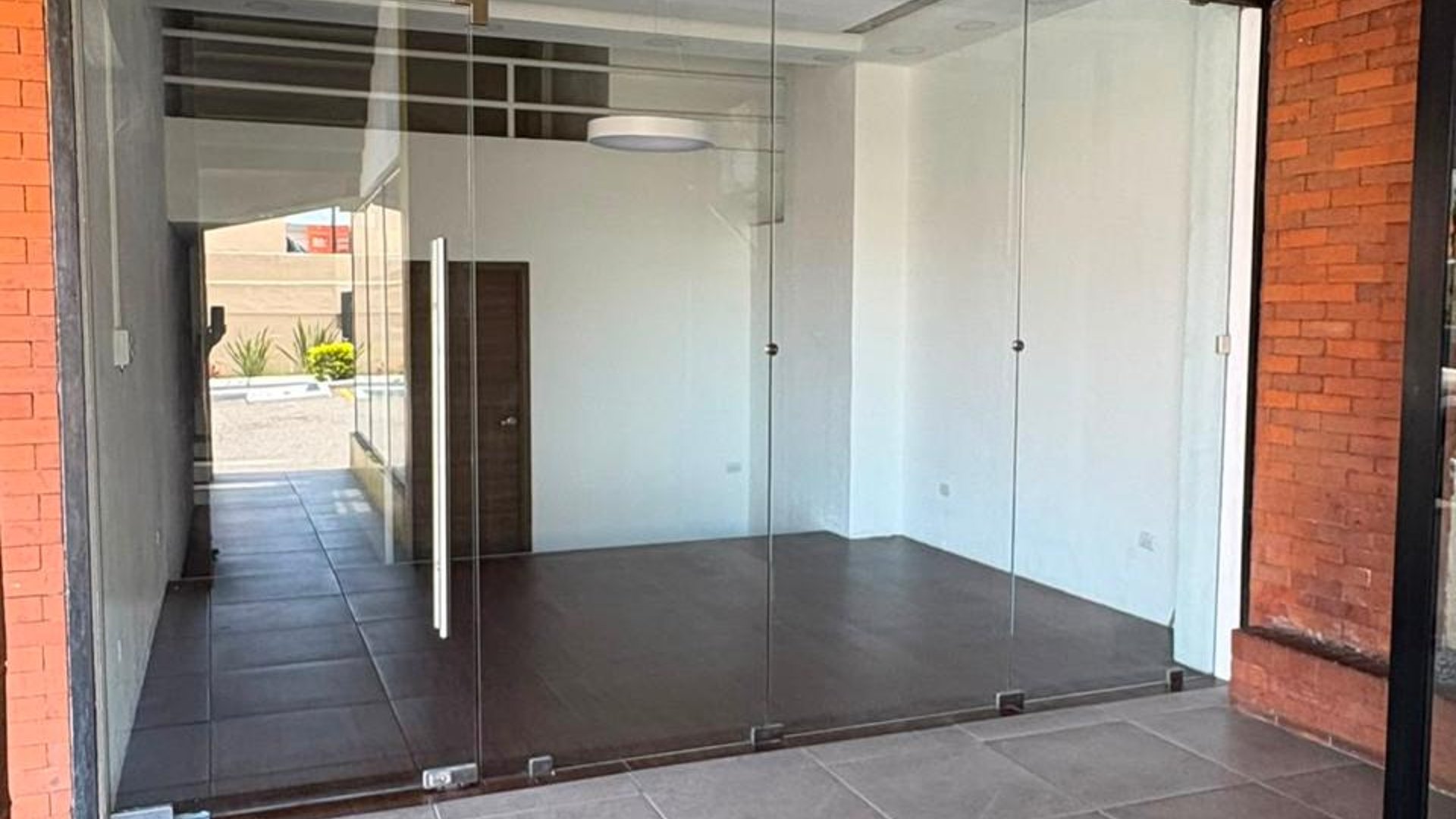 Local dentro de Centro Comercial MetroSur | Clzda Aguilar Batres Villa Nueva