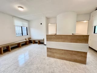 RENTA DE OFICINAS/CLINICAS EN ZONA 1 | NIVEL COMPLETO EN PLANTA 2 - 5