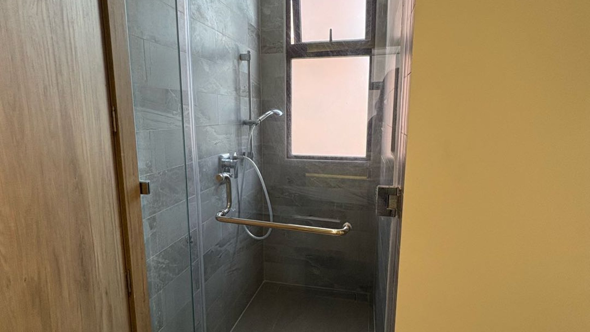 Apartamento en Alquiler Edificio Torre Vertic, zona 14 - Miniatura 8