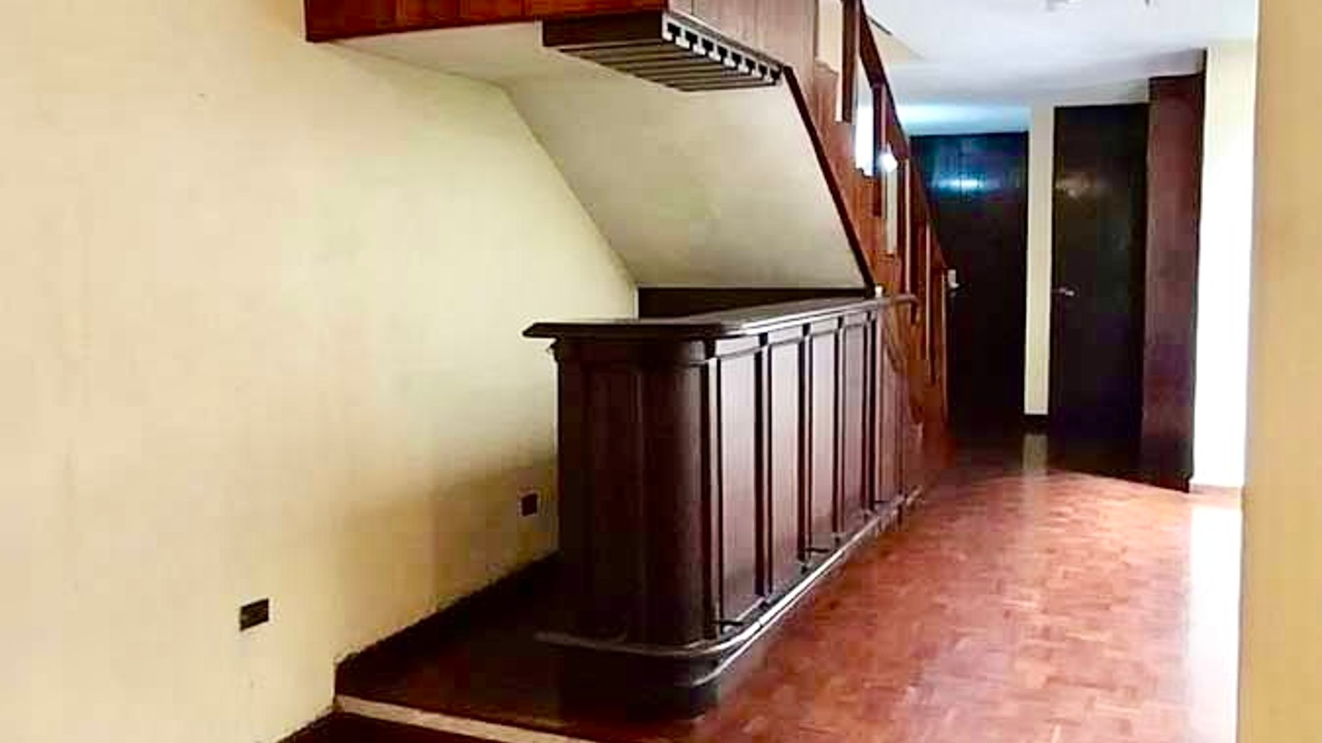 Casa amplia en renta, Condominio La Pradera, zona 10 - Miniatura 3