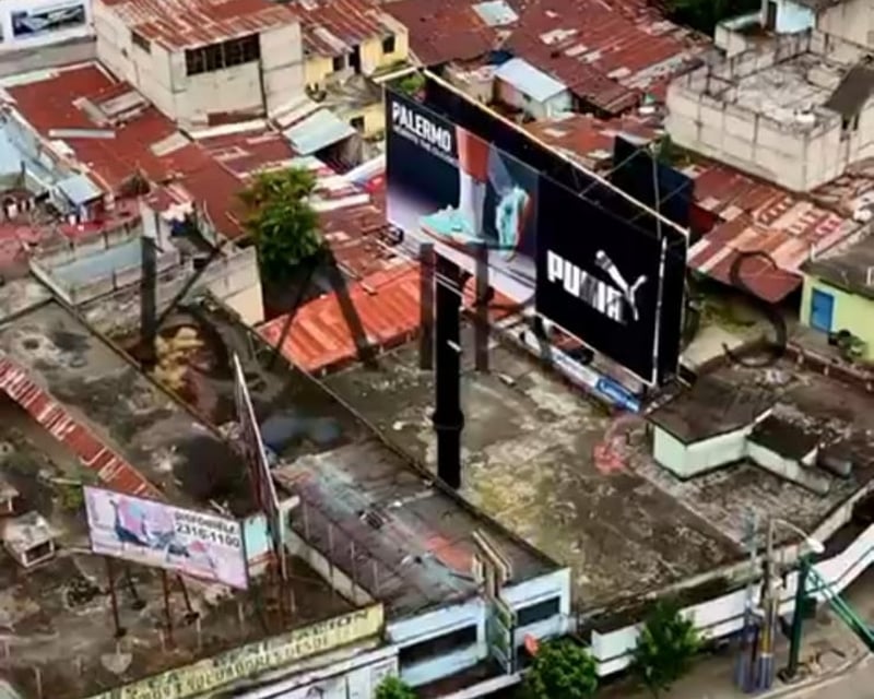 Terreno y Casa Comercial en Venta