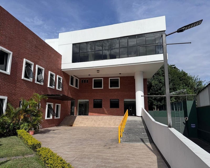 EDIFICIO EN RENTA 20 CALLE ZONA 10