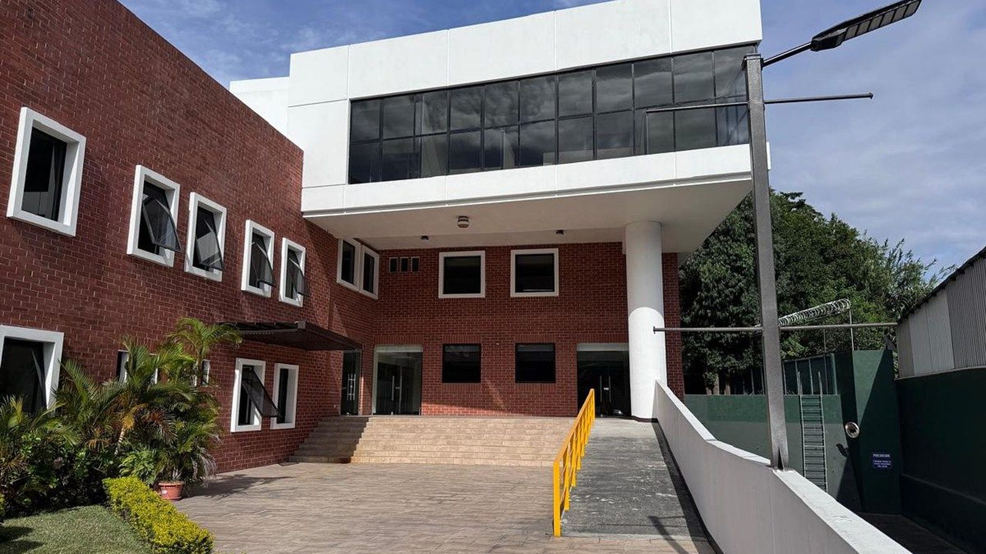 EDIFICIO EN RENTA 20 CALLE ZONA 10