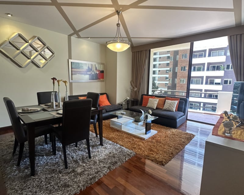 En Venta y Renta Apartamento en Edificio de Zona 14