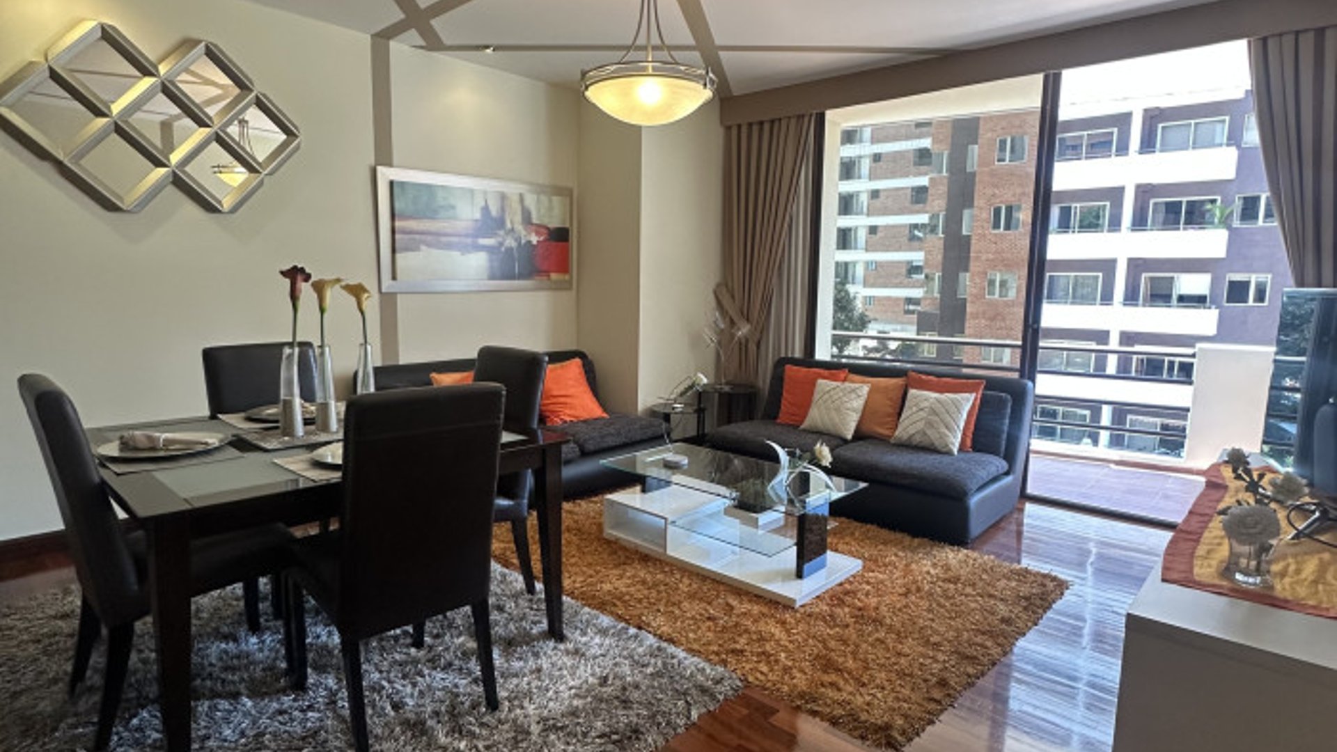 En Venta y Renta Apartamento en Edificio de Zona 14