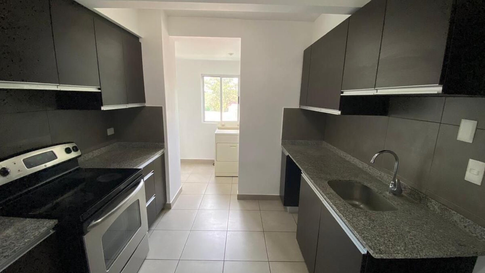 Apartamento en Venta – Zona 15 (Área Hospital El Pilar)