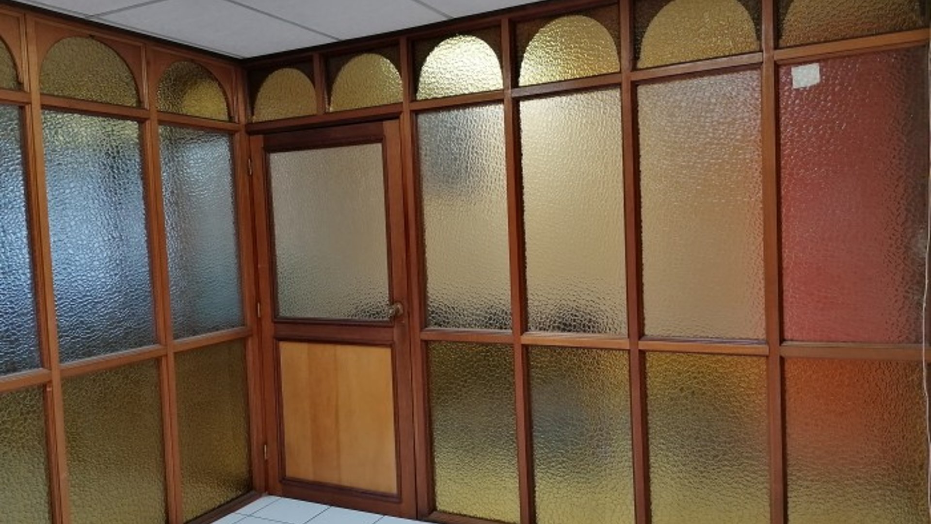 Oficina en VENTA en zona 4 Torre Profesional - Miniatura 3