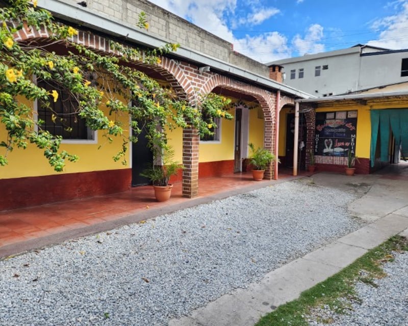 Casa en Venta Zona 11 para Uso Comercial