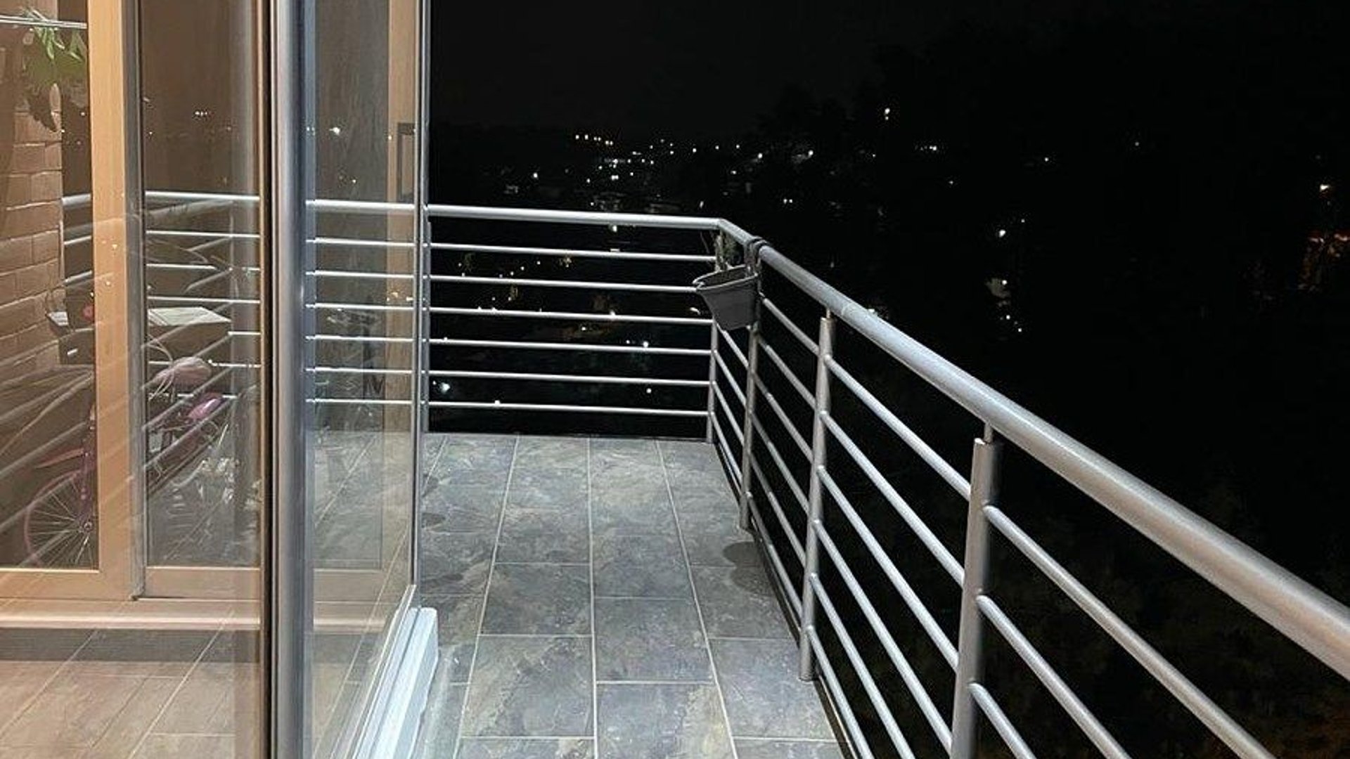Apartamento en VENTA en Caledonia Zona 16 - Miniatura 3