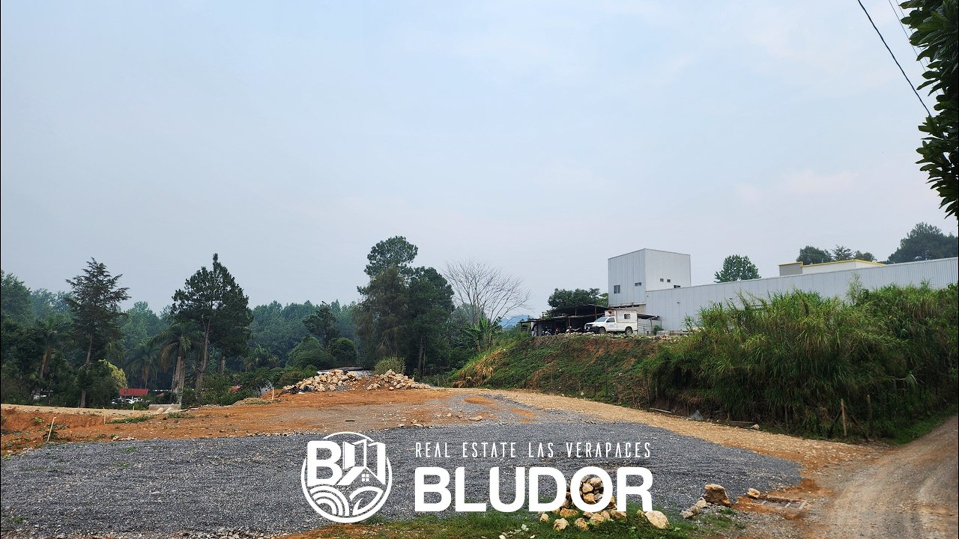 Terreno 320m² en Venta y/o Renta Zona 9 Cobán - Miniatura 4