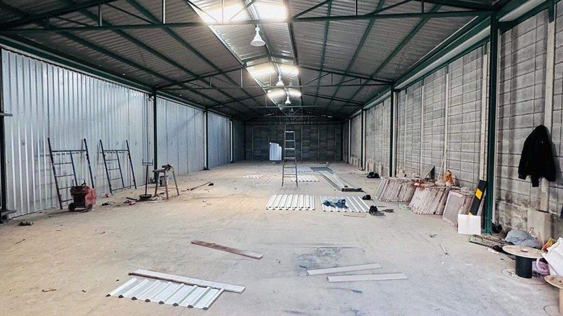 OFIBODEGA EN ALQUILER EN CAES  Complejo Comercial ARIKA | Km. 17.5 CAES - Miniatura 2