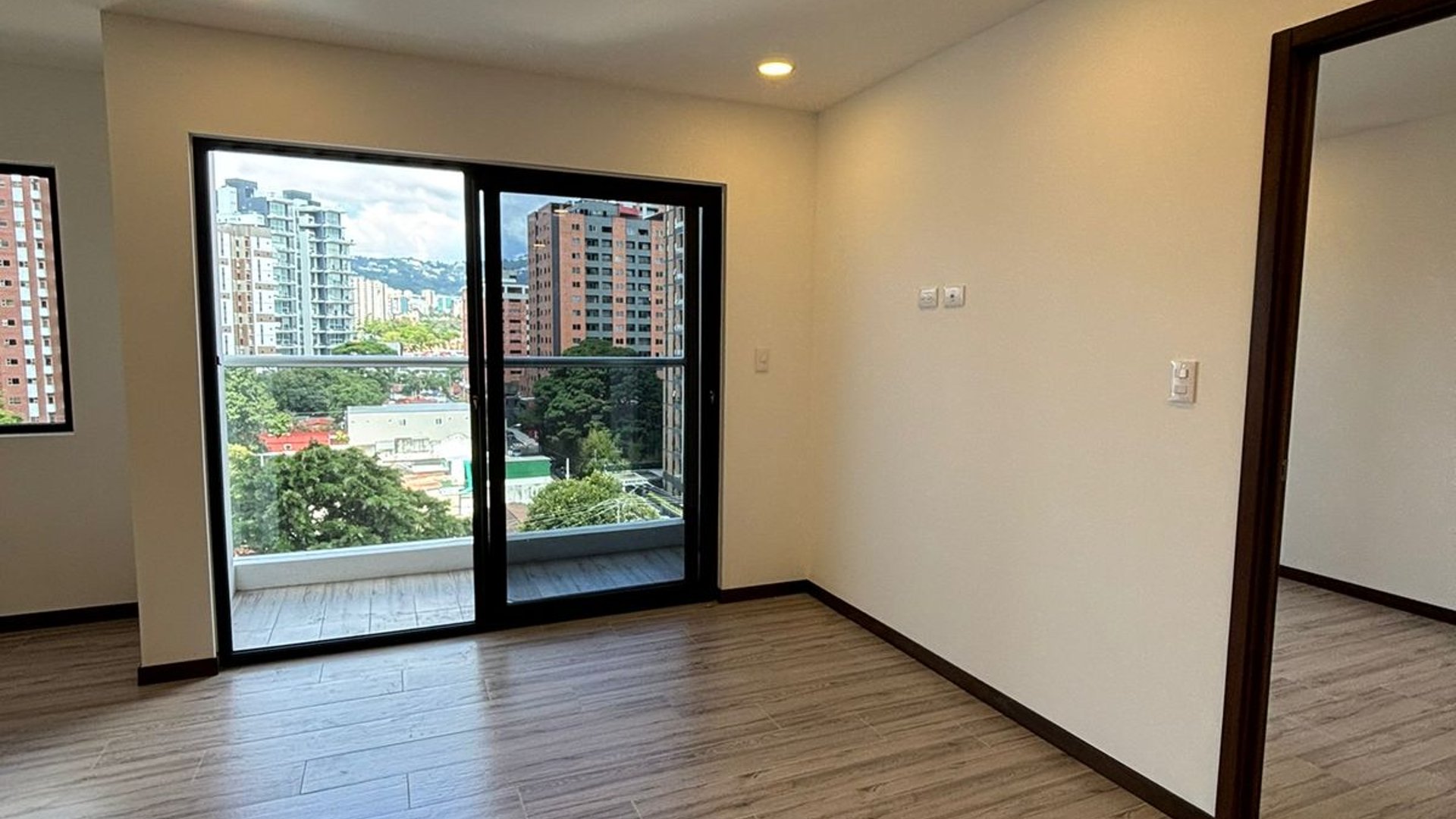 Venta de apartamento para inversión -2 habitaciones - zona 10 Ref-6021 - Miniatura 9