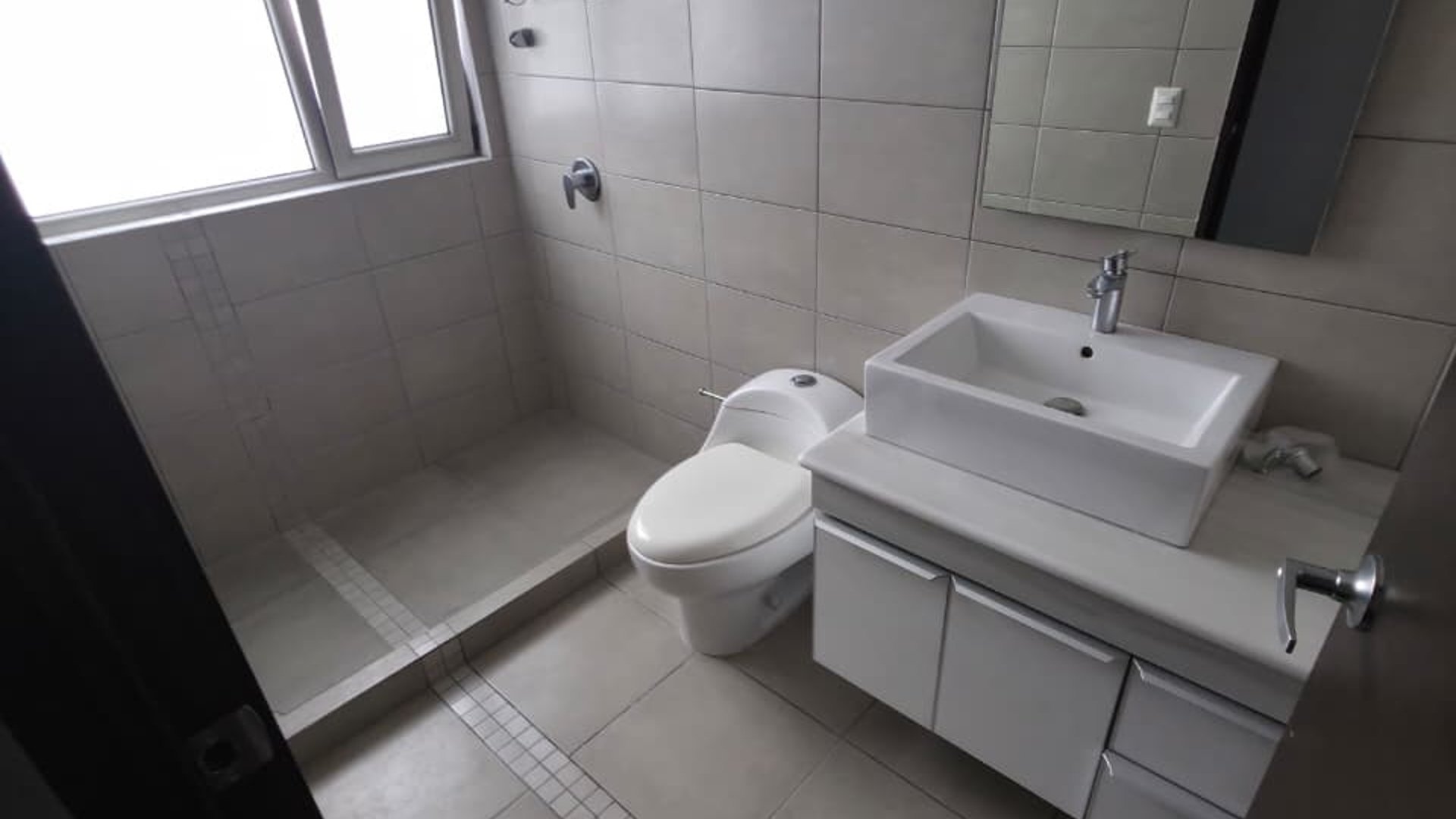 Apartamento en Alquiler Edificio Attica II, zona 14 - Miniatura 28