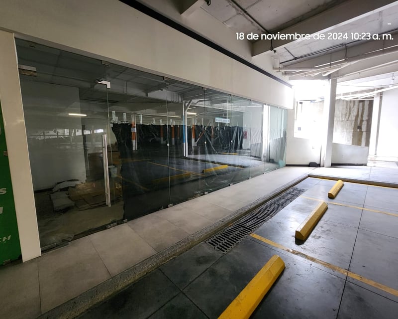 Local en renta en Sótano de Plaza Comercial zona 9 Ref-4980