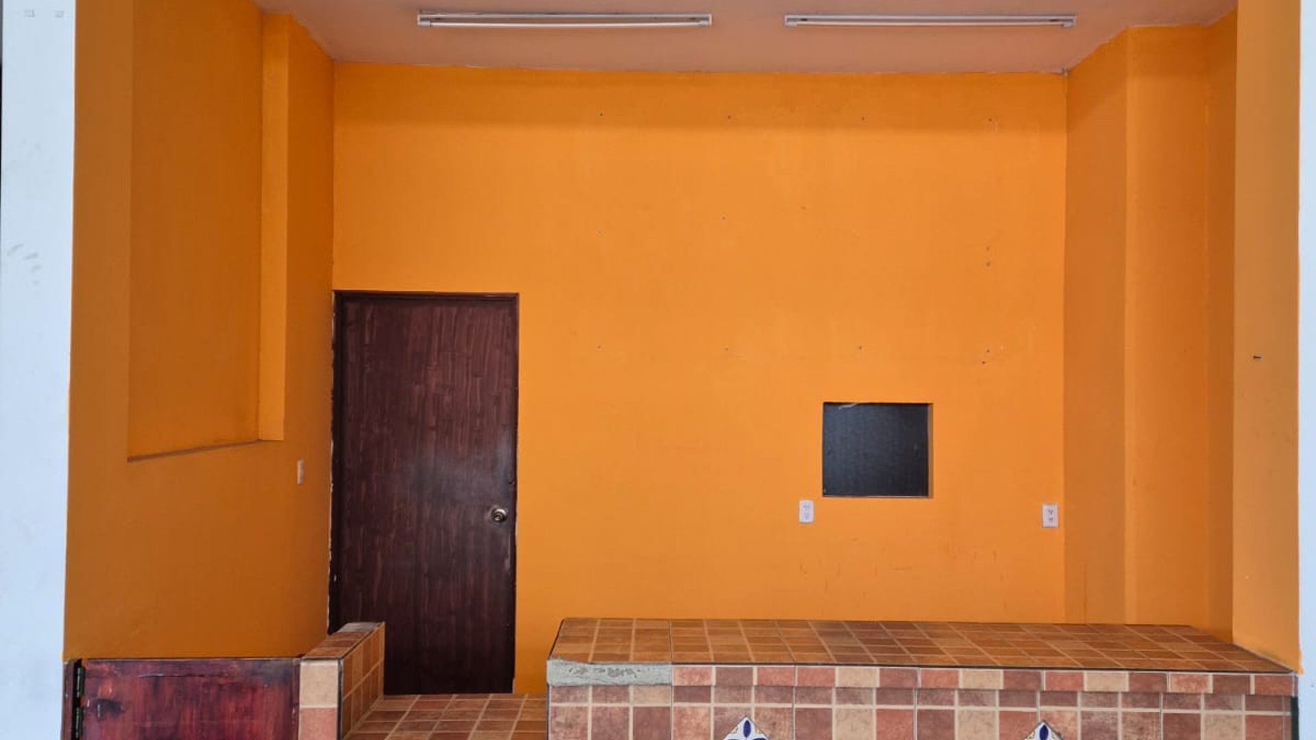 LOCAL COMERCIAL EN RENTA