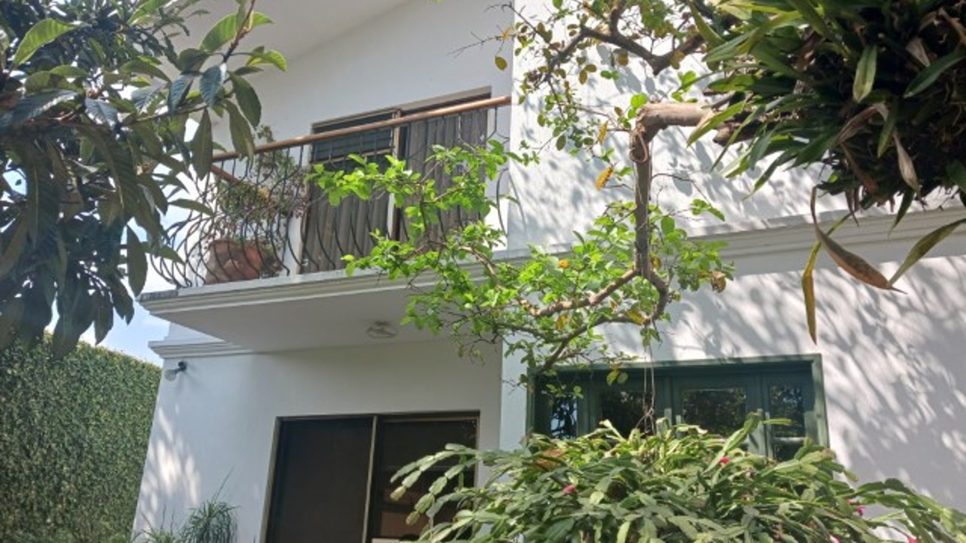 Casa y Apartamento en Venta Colonia Cotió Zona 2 Mixco