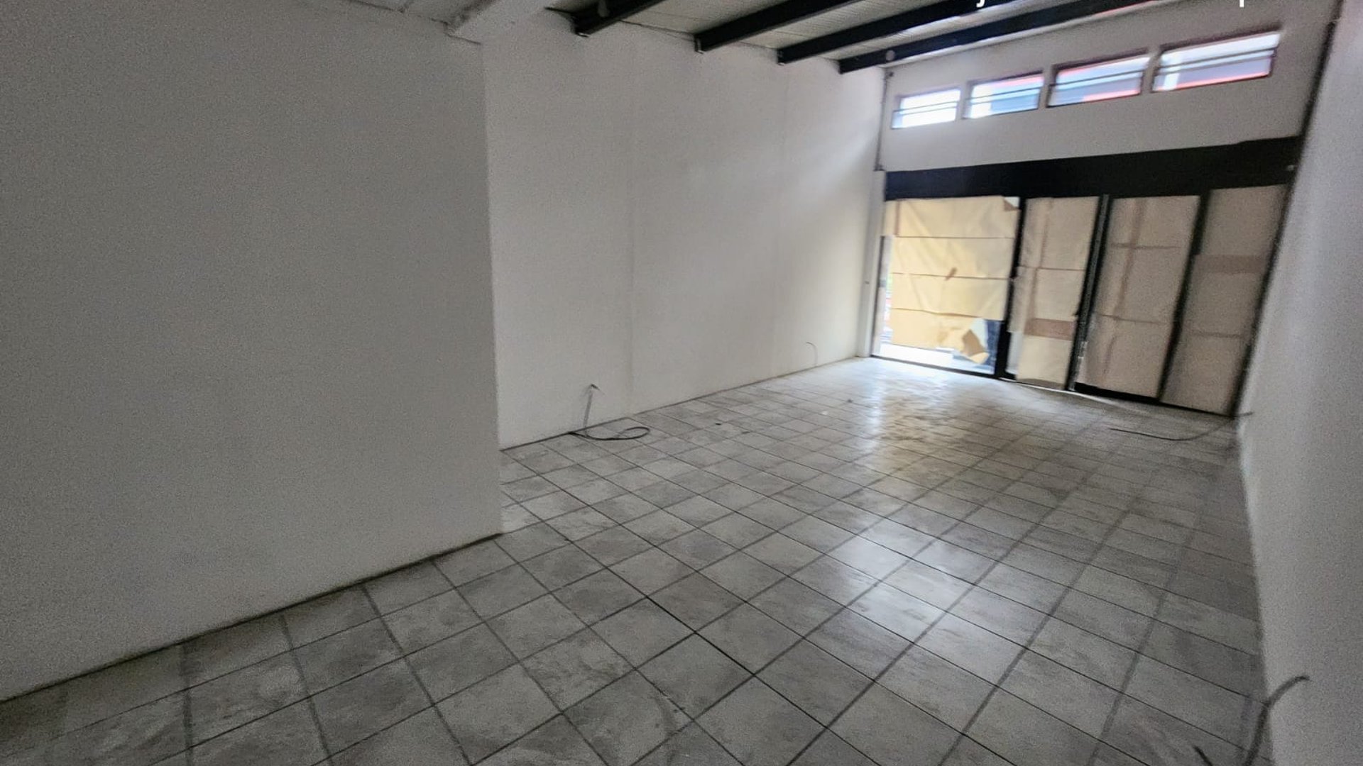 Renta de local en zona 10 Ref-5491