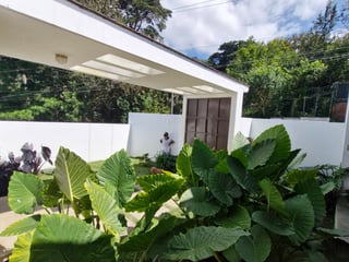 Elegante Casa en Renta en Condominio Km. 8.5 Carretera al Salvador - 2
