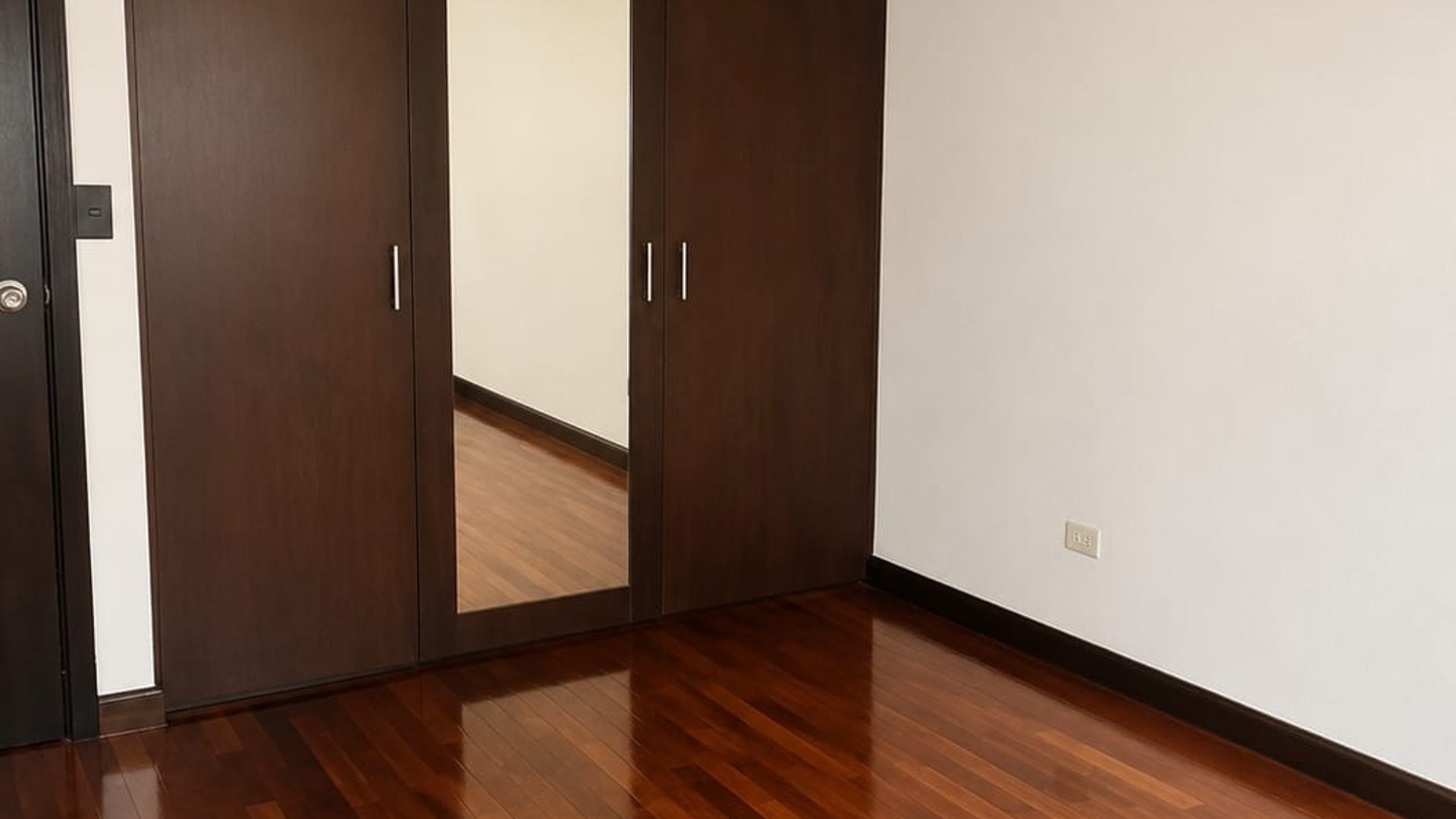 Amplio Apartamento en renta zona 14, La Villa. - Miniatura 4