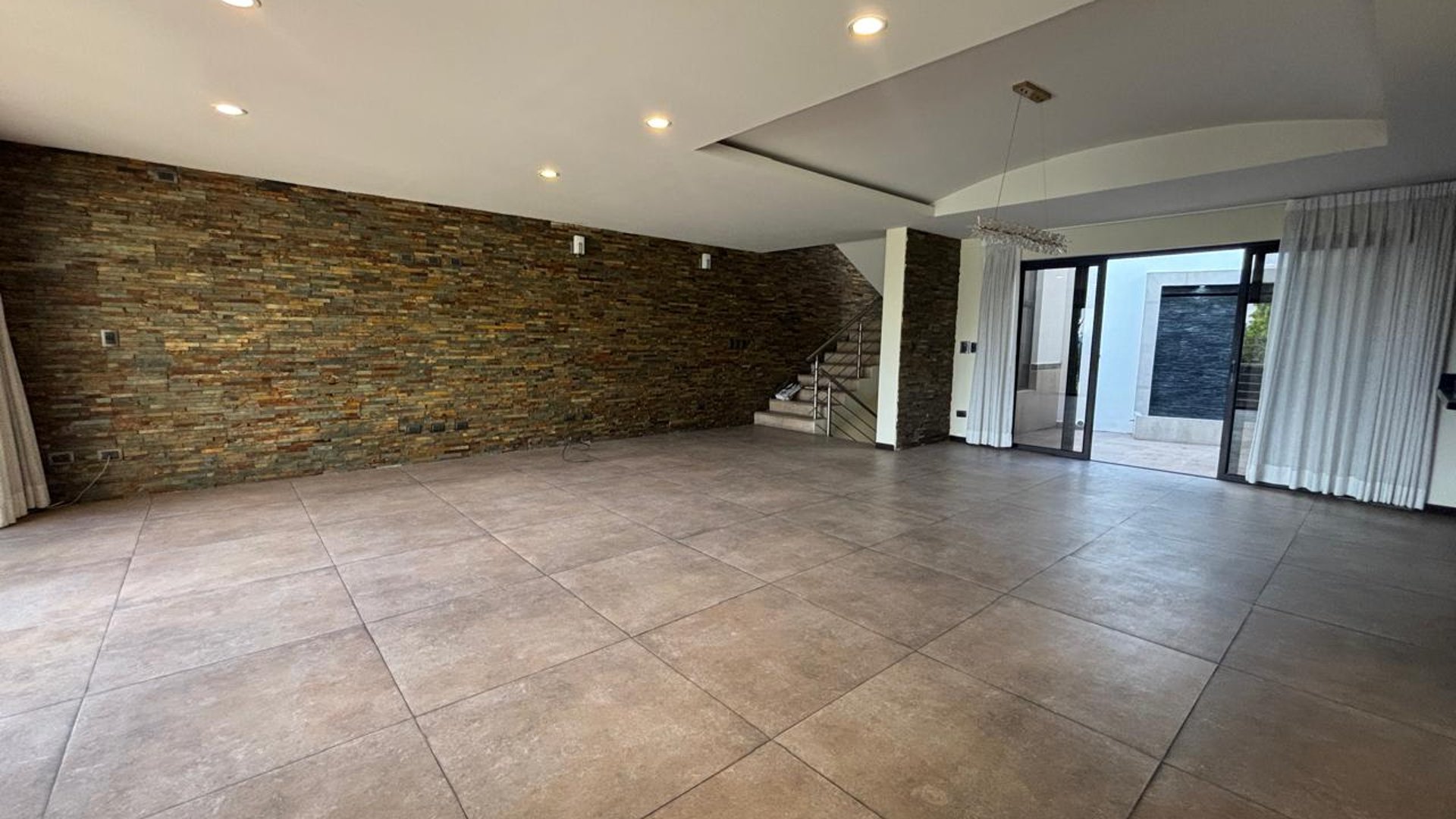 Casa en Venta en Terrazas de Elgin, zona 13, Ciudad - Miniatura 2
