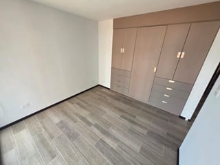 Renta de apartamento con linea blanca - 1 habitacion zona 10 Ref-5759 - 4