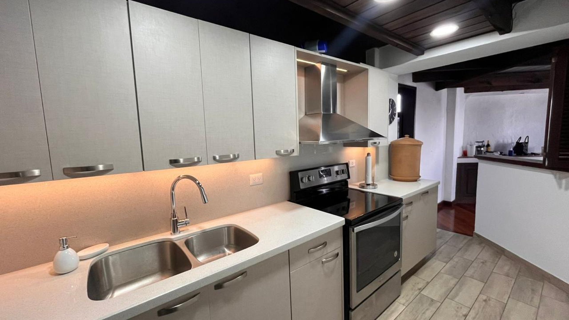 Apartamento en Alquiler Edificio La Barranca, zona 15 VH1 - Miniatura 11