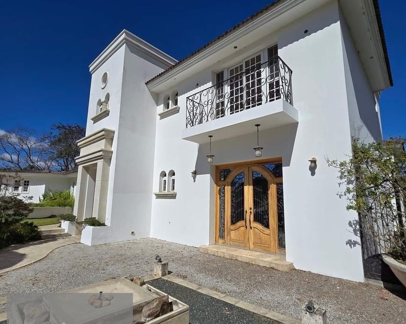 Espectacular Casa  en venta area de cayala, zona 16